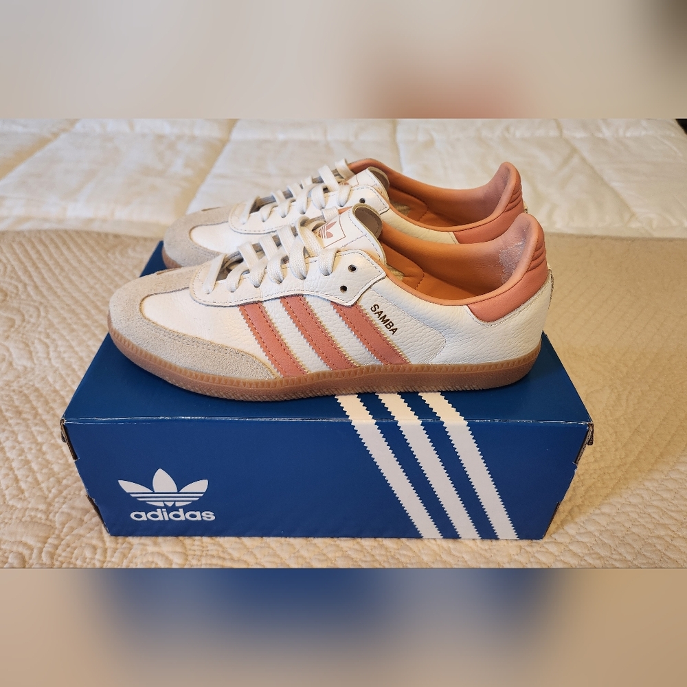 Adidas Samba OG Womens's Sneakers | White and Coral
